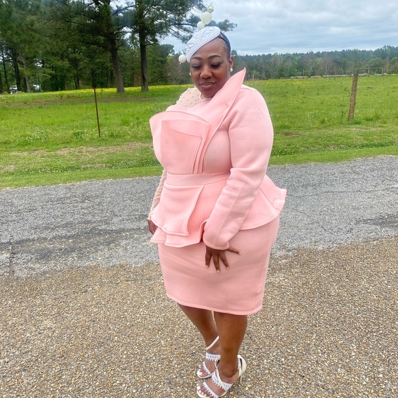 Peplum dress with pearls - Picture 6 of 8